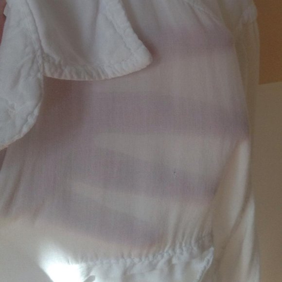 white shirt perfect for hot days - Picture 4 of 4